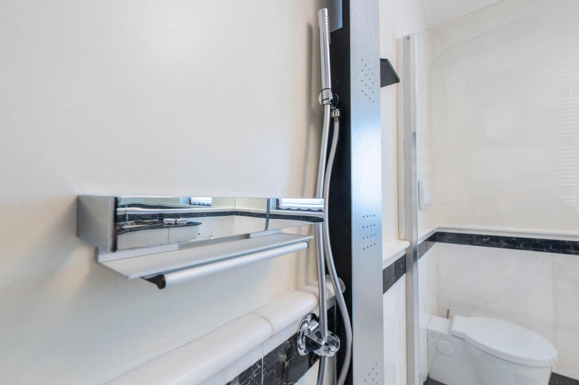 Airport Bea Rooms Azzano San Paolo Buitenkant foto