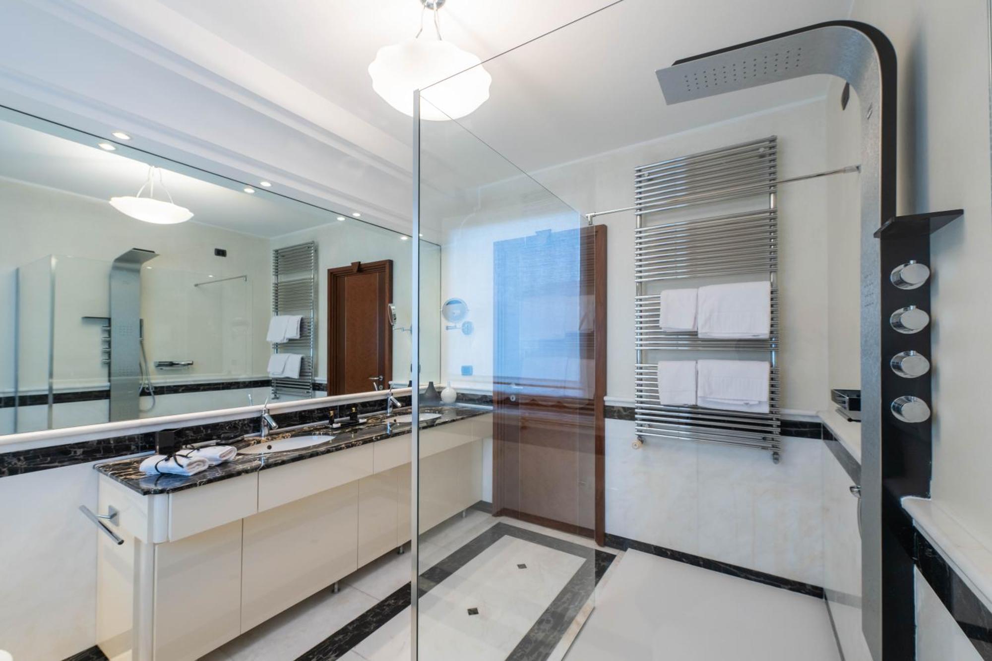 Airport Bea Rooms Azzano San Paolo Buitenkant foto